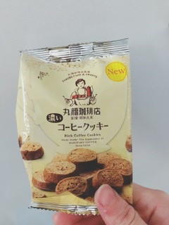 「ファミリーマート FAMIMA CAFE＆SWEETS 濃いコーヒークッキー」のクチコミ画像 by ちゃーぼーさん