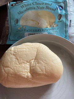 「第一パン ホワイトチョコとマカダミアナッツのパン」のクチコミ画像 by レビュアーさん