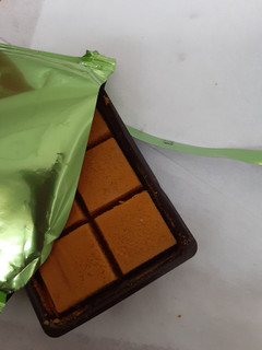 「ハマダ 生チョコレート ココア＆ストロベリー 箱16個」のクチコミ画像 by もこもこもっちさん