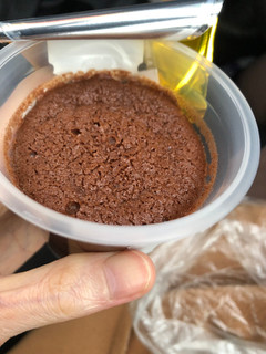 「栄屋乳業 北海道ショコラケーキ カップ1個」のクチコミ画像 by あもあもさん