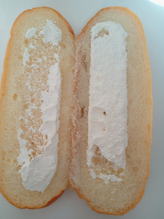 「ヤマザキ おいしい菓子パン 牛乳パンミルクホイップクリーム 袋1個」のクチコミ画像 by レビュアーさん