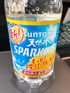 「サントリー サントリー天然水スパークリング レモン ペット500ml」のクチコミ画像 by きだっちさん