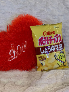 「カルビー ポテトチップス しょうゆマヨ 袋60g」のクチコミ画像 by SweetSilさん