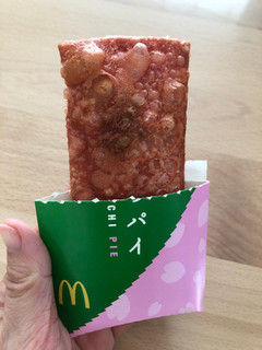 「マクドナルド 桜もちパイ」のクチコミ画像 by こつめかわうそさん