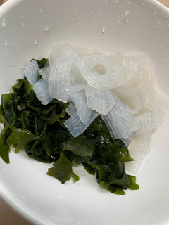 「関越物産 海藻とこんにゃくサラダ こんにゃく100g わかめ3g」のクチコミ画像 by SweetSilさん