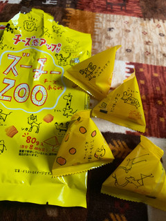 高評価】「さくポリっZOO 🧀チーー🦒🐃🐖🐄   - 岩塚製菓 ZOOチー」の