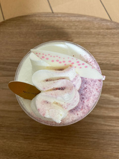 「シャトレーゼ 北海道産純生クリーム使用 苺とホワイトチョコのカップデザート」のクチコミ画像 by こまつなさん