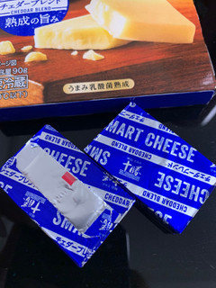 「明治 十勝 スマートチーズ うまみ濃厚チェダーブレンド 箱90g」のクチコミ画像 by SweetSilさん