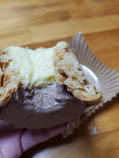 「ローソン Uchi Cafe’ 充ちるカスタードクリームのパイ」のクチコミ画像 by gonzaさん