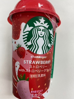 「スターバックス ストロベリーwithストロベリークラッシュ カップ180g」のクチコミ画像 by 好物は栗さん