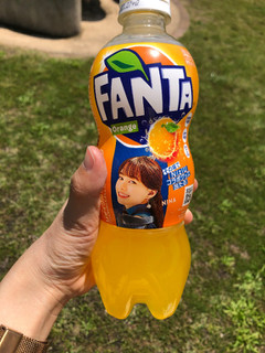 「コカ・コーラ ファンタ オレンジ NiziU限定デザインボトル ペット500ml」のクチコミ画像 by こつめかわうそさん