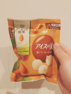 「江崎グリコ アイスの実 濃いアーモンドミルク 袋7ml×12」のクチコミ画像 by ちゃーぼーさん