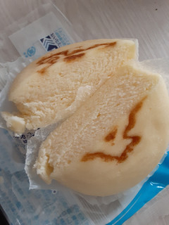 「日糧 MILKLAND 北海道 牛乳仕込みのミルク蒸しパン 袋1個」のクチコミ画像 by もこもこもっちさん