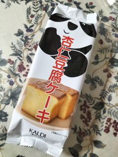 「カルディ 杏仁豆腐ケーキ 袋1本」のクチコミ画像 by コマメのグルメさん