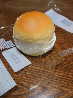 「ヤマザキ マリトッツォ チーズクリーム 1個」のクチコミ画像 by ペリカさん