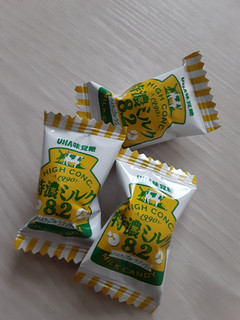 「UHA味覚糖 特濃ミルク8.2 パイナップルラプソディ 袋75g」のクチコミ画像 by もこもこもっちさん