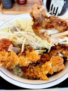 「かつや スタミナ炒めとダブルチキンソースカツ丼 1食」のクチコミ画像 by ビールが一番さん