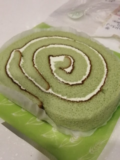 「ミニストップ しっとりメロンクリームのロールケーキ 静岡県産クラウンメロン」のクチコミ画像 by とくめぐさん