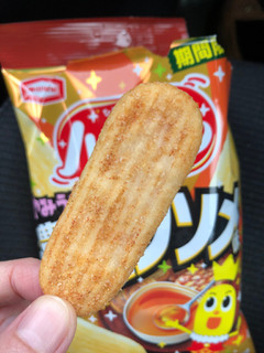 「亀田製菓 ハッピーターン やみうま 濃厚コンソメ味 39g」のクチコミ画像 by あもあもさん