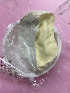 「雪印メグミルク 雪印北海道100 カマンベールチーズ 100g」のクチコミ画像 by もんペチさん