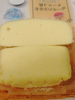 「ファミリーマート ファミマ・ベーカリー まるでバターな蒸しケーキ」のクチコミ画像 by とくめぐさん
