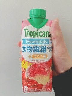 「トロピカーナ エッセンシャルズ 食物繊維 パック330ml」のクチコミ画像 by ちゃーぼーさん