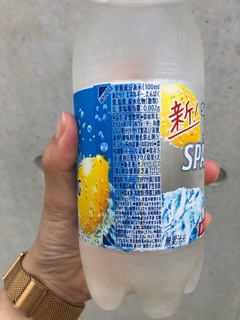 「サントリー サントリー天然水スパークリング レモン ペット500ml」のクチコミ画像 by こつめかわうそさん