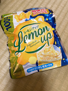 「明治 レモンアップ 袋100g」のクチコミ画像 by ぺりちゃんさん