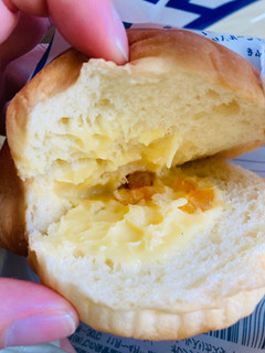 「ヤマザキ オレンジ香るクリームパン（オレンジピール入りカスタードクリーム） 袋1個」のクチコミ画像 by いもんぬさん
