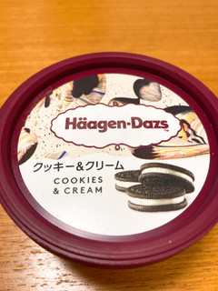 「ハーゲンダッツ ミニカップ クッキー＆クリーム カップ110ml」のクチコミ画像 by きだっちさん