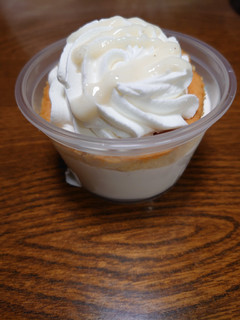 「ローソン Uchi Cafe’ おぼれクリームのバニラシフォンケーキ」のクチコミ画像 by ペリカさん