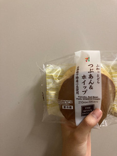 「セブン-イレブン ふわっとどら つぶあん＆ホイップ 北海道十勝産小豆使用」のクチコミ画像 by なおかさん