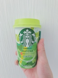 「スターバックス 抹茶クリームラテ 180ml」のクチコミ画像 by ちゃーぼーさん