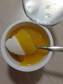 「雪印メグミルク ジュレグルト オレンジジュレとヨーグルト カップ85g」のクチコミ画像 by もこもこもっちさん