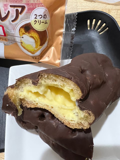 「ヤマザキ 大きなエクレア ホイップクリーム カスタードクリーム 1個」のクチコミ画像 by SweetSilさん