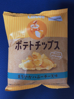 「カルビー カルビー ポテトチップス まろやかハニーチーズ味 75g」のクチコミ画像 by uhohoiさん