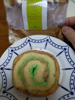 「タイヨー 信州シャインマスカットロールケーキ 1個」のクチコミ画像 by おうちーママさん