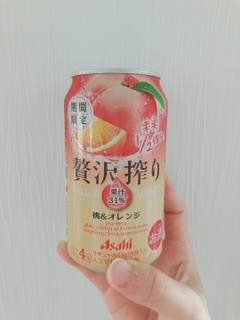 「アサヒ 贅沢搾り 桃＆オレンジ 350ml」のクチコミ画像 by ちゃーぼーさん