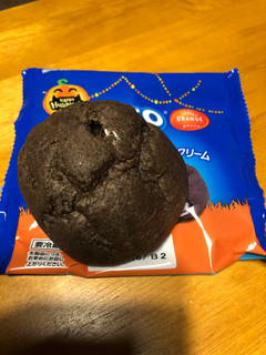 「オランジェ オレオ クッキー＆北海道練乳クリームのシュークリーム 袋1個」のクチコミ画像 by くりくりたるとさん