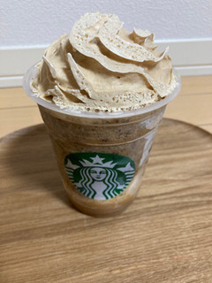 「スターバックス コーヒー ＆ クリーム フラペチーノ with コーヒー クリーム スワール」のクチコミ画像 by こまつなさん