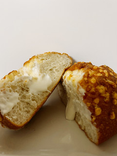 「ハートブレッドアンティーク のび～るとろりんチーズフランス 一個」のクチコミ画像 by わらびーずさん