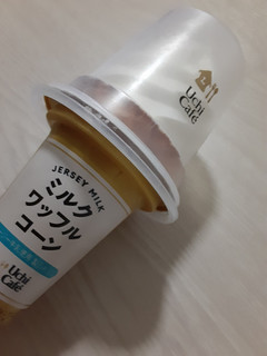 「ローソン Uchi Cafe’ ミルクワッフルコーン 180ml」のクチコミ画像 by もこもこもっちさん