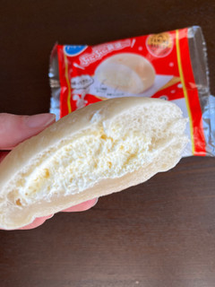 「ファミリーマート ファミマ・ベーカリー 雪見だいふくみたいなパン」のクチコミ画像 by chan-manaさん