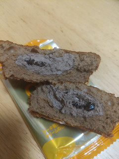 「ロッテ チョコを楽しむカスタードケーキ 6個」のクチコミ画像 by ゅぃぽんさん