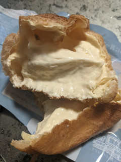 「オランジェ ひかえめに言ってクリーム多めのシュークリーム・カスタード 袋1個」のクチコミ画像 by ゅぃぽんさん