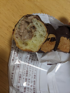 「ヤマザキ もっちドーナツ 生チョコホイップ 1個」のクチコミ画像 by ゅぃぽんさん
