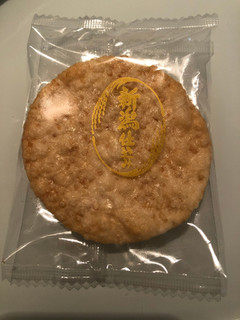 「三幸製菓 新潟仕込み 塩味 袋2枚×9」のクチコミ画像 by パン大好きさん