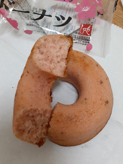 「もへじ 北海道から 北海道焼きドーナツ さくら 1個」のクチコミ画像 by もこもこもっちさん