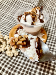 「ローソン Uchi Cafe’ おぼれクリームのショコラプリン」のクチコミ画像 by COTORI cafeさん