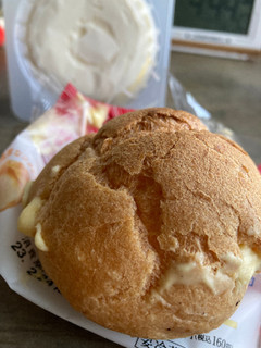 「ローソン Uchi Cafe’ 盛りすぎ！生カスタードシュークリーム」のクチコミ画像 by 芦屋れもんさん